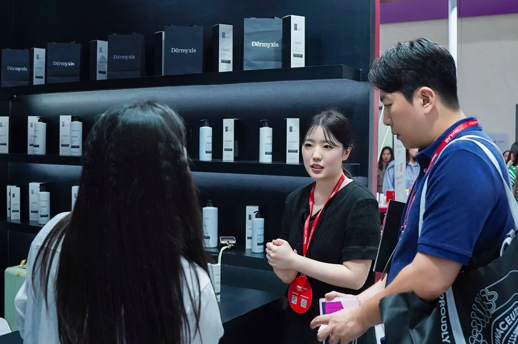 Gian hàng Dērmyxis tại InterCHARM Korea, Seoul 2026
