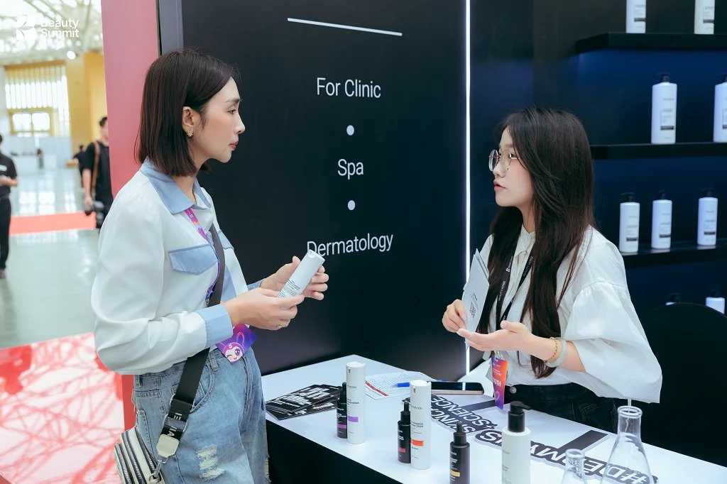 Gian hàng Dērmyxis tại Beauty Summit Hà Nội 2026